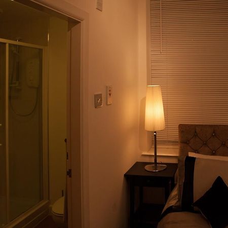 Station Suite - Simple2Let Serviced Apartments Halifax Room photo